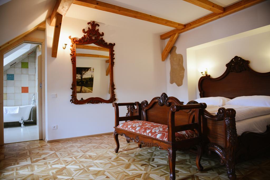 Savoia Castle Guest House Škvorec Eksteriør bilde