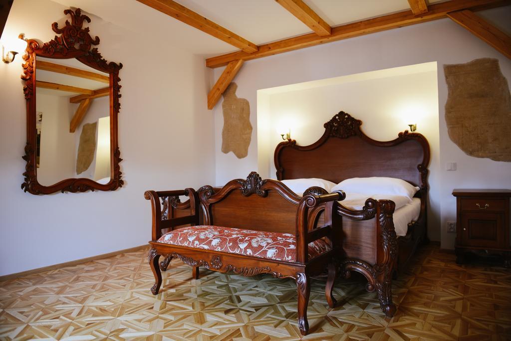 Savoia Castle Guest House Škvorec Eksteriør bilde